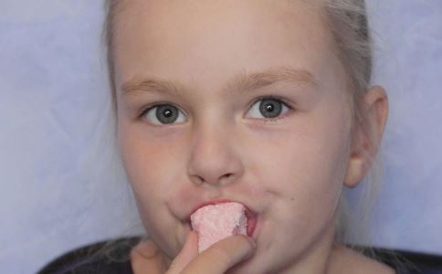 如何让胸部变大变丰满