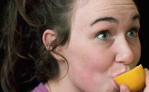 告诉你哪些方法让你丰胸护胸