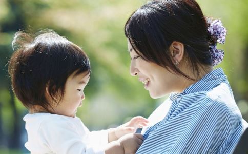 产后按摩乳房可以丰胸