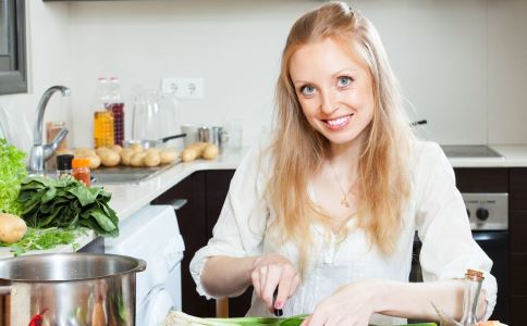 吃什么水果丰胸 吃10种水果让胸部丰满