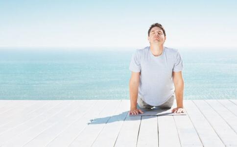 丰胸美胸瑜伽 这一式瑜伽美胸效果惊人