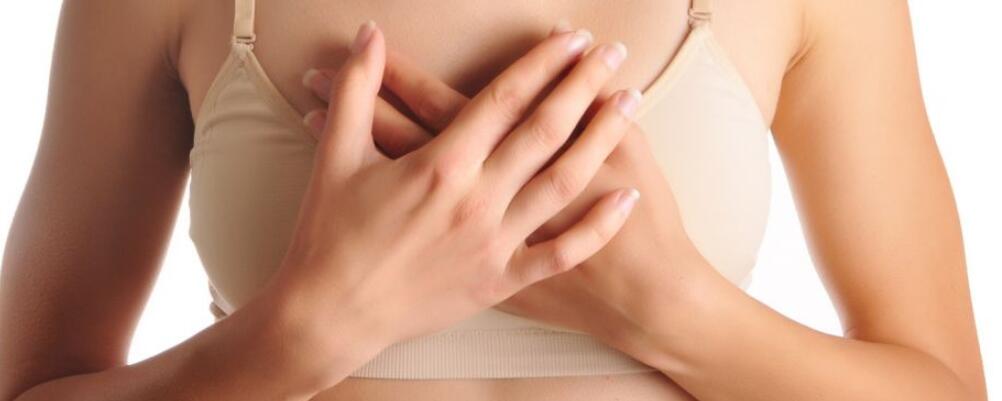 青春期少女如何丰胸 按摩食疗都不错