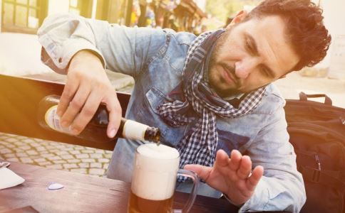 男人如何看待隆胸呢