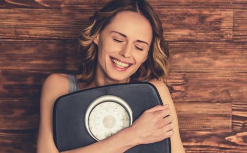 隆胸后乳头坏死 竟是口腔科医生做隆胸手术