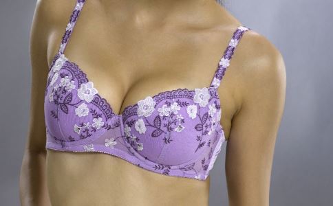 要想隆胸成功 三件事别忽视