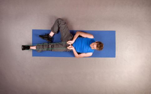 最新鲜古怪的丰胸方法大揭秘