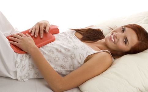 吴亚馨激爆深V乳沟 射美胸电波