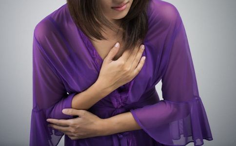 这样做胸部会下垂+缩水