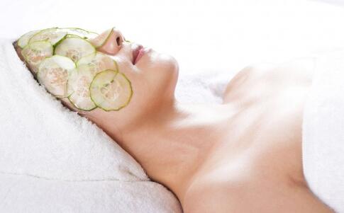 丰胸美体食谱：牛奶炖鸡