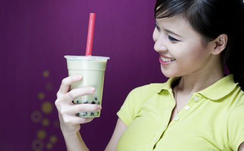 彻底摆脱平胸烦恼的4大丰胸法