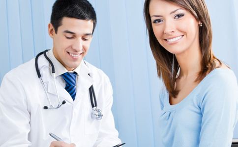 瑜伽丰胸，四式让你挺起来