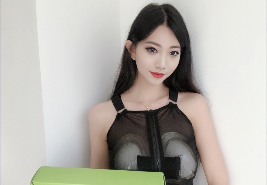 穿上这款思娇丽丰胸仪，男朋友色色的不对劲