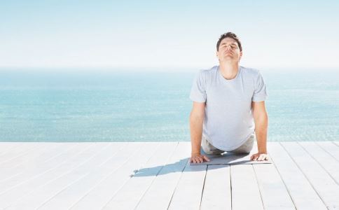 假体隆胸一般是不会被捏破的