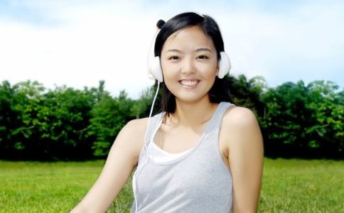 女人丰胸手术后能不能给孩子喂奶