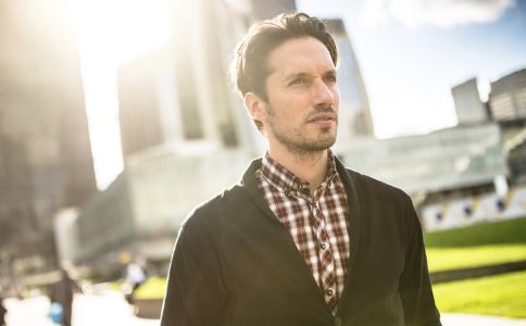 假体隆胸材料容易破碎吗