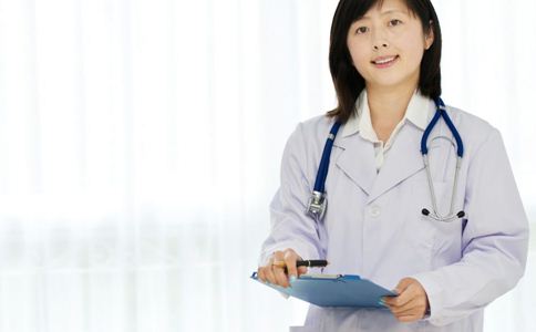 隆胸手术后能不能做激烈运动或跳水呢