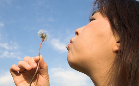 假体隆胸不影响母乳喂养，主要表现在以下几个方面