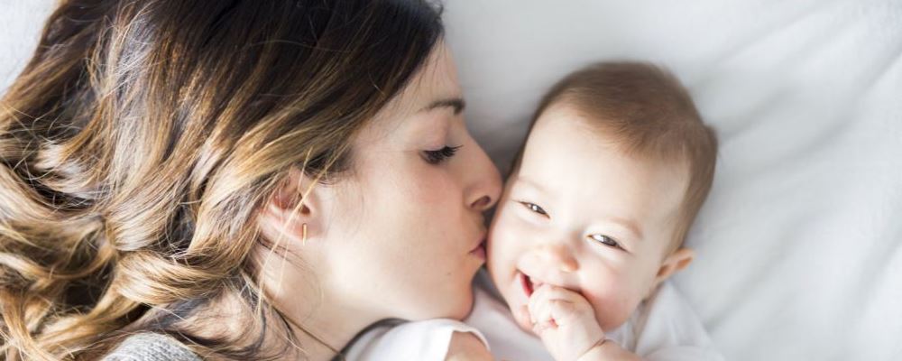 假体隆胸术后的手感好吗