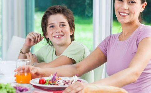 常见的隆胸整形手术