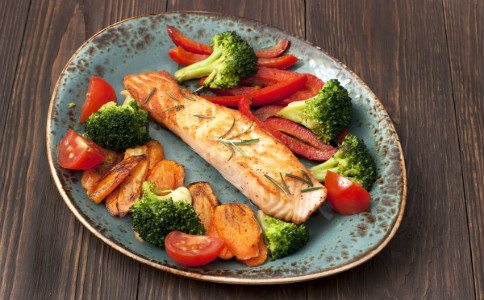 假体隆胸术后一个月才可以侧睡吗