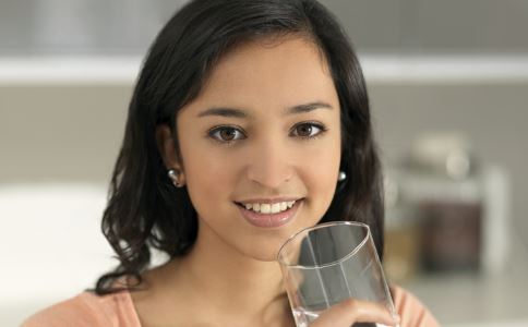 如何避免假体隆胸并发症