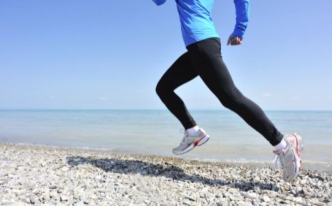 做完假体隆胸手术后胸部出现了高低不平的情况改善方法