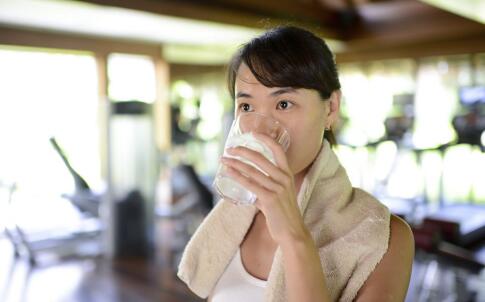 假体隆胸术后续航时间长，手术安全又可靠