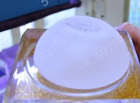 假体隆胸什么牌子材料比较好？进口貌似更受欢迎！