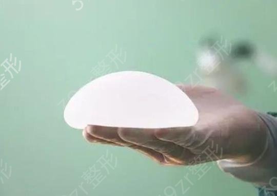 隆胸假体的使用寿命与哪些因素有关?