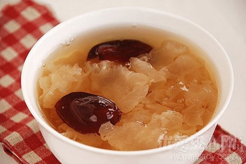 银耳红枣汤
