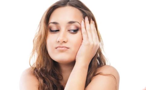 自然饮食丰胸秘籍 让你告别“太平”