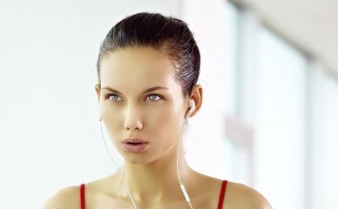 消除副乳升级美胸 8个运动步骤能做到