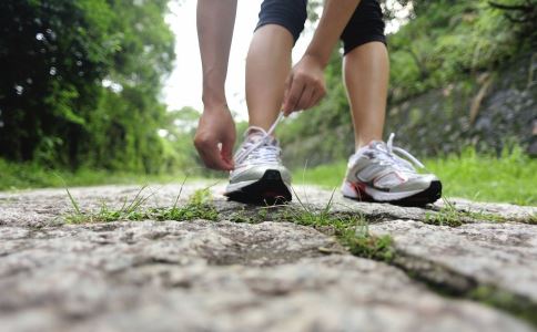 大胸妹告诉你吃什么食物能丰胸