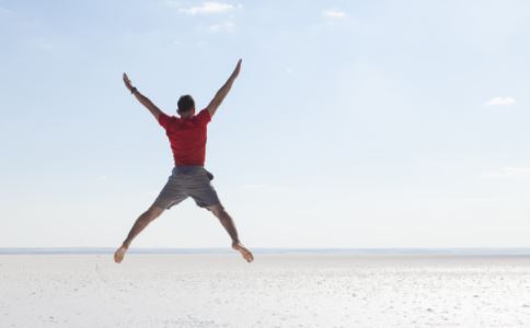 居家女性简单易做的乳房按摩操