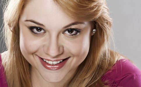 盘点实用丰胸按摩法    快速了解轻松变波霸