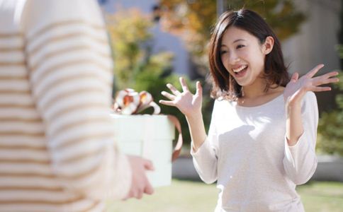 什么是瑜伽丰胸呢？ 推荐8种有效的瑜伽方式