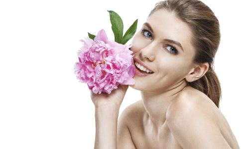 想要胸部变坚挺饱满这几个部位按摩学起来